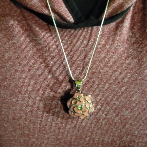 𝅺FLOWER necklaces - Picture 1 of 10